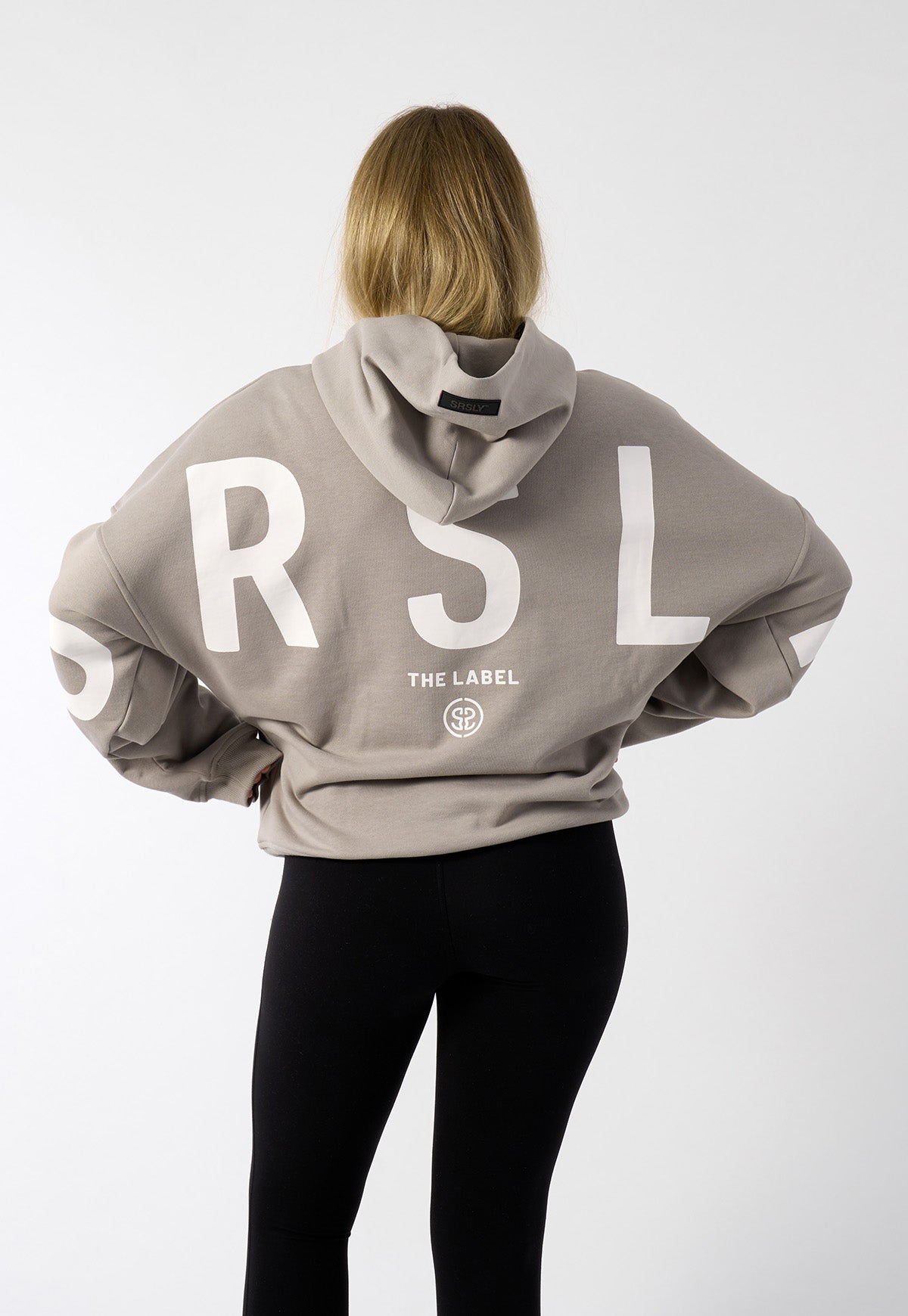 womens-oversize-signature-hoodie-in-light-grey-with-block-print-logo-01