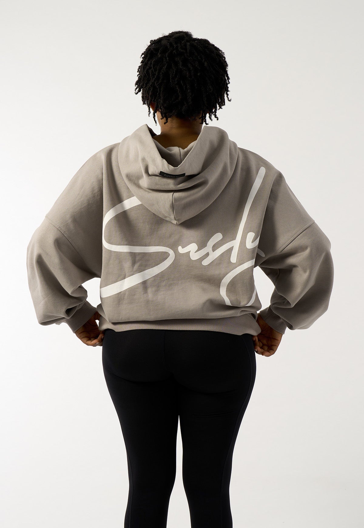 womens-oversize-signature-hoodie-in-light-grey-with-script-print-logo-04